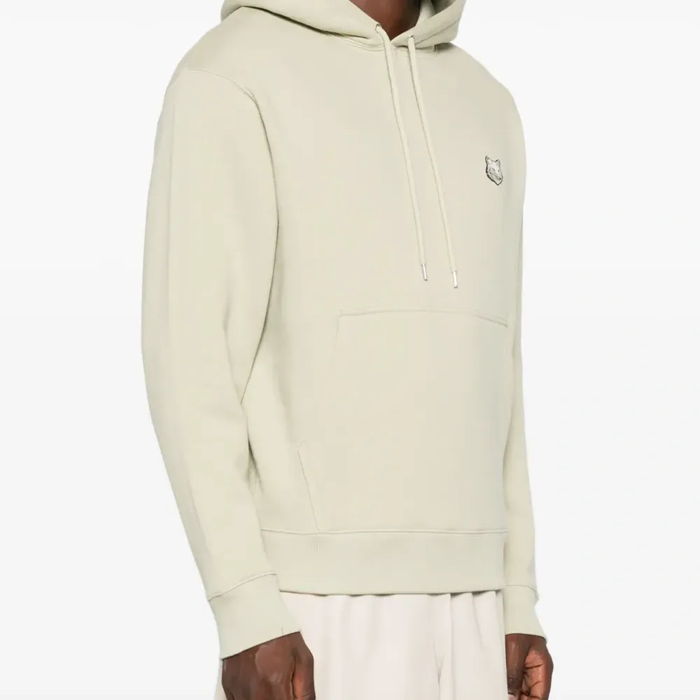 Худи с нашивкой