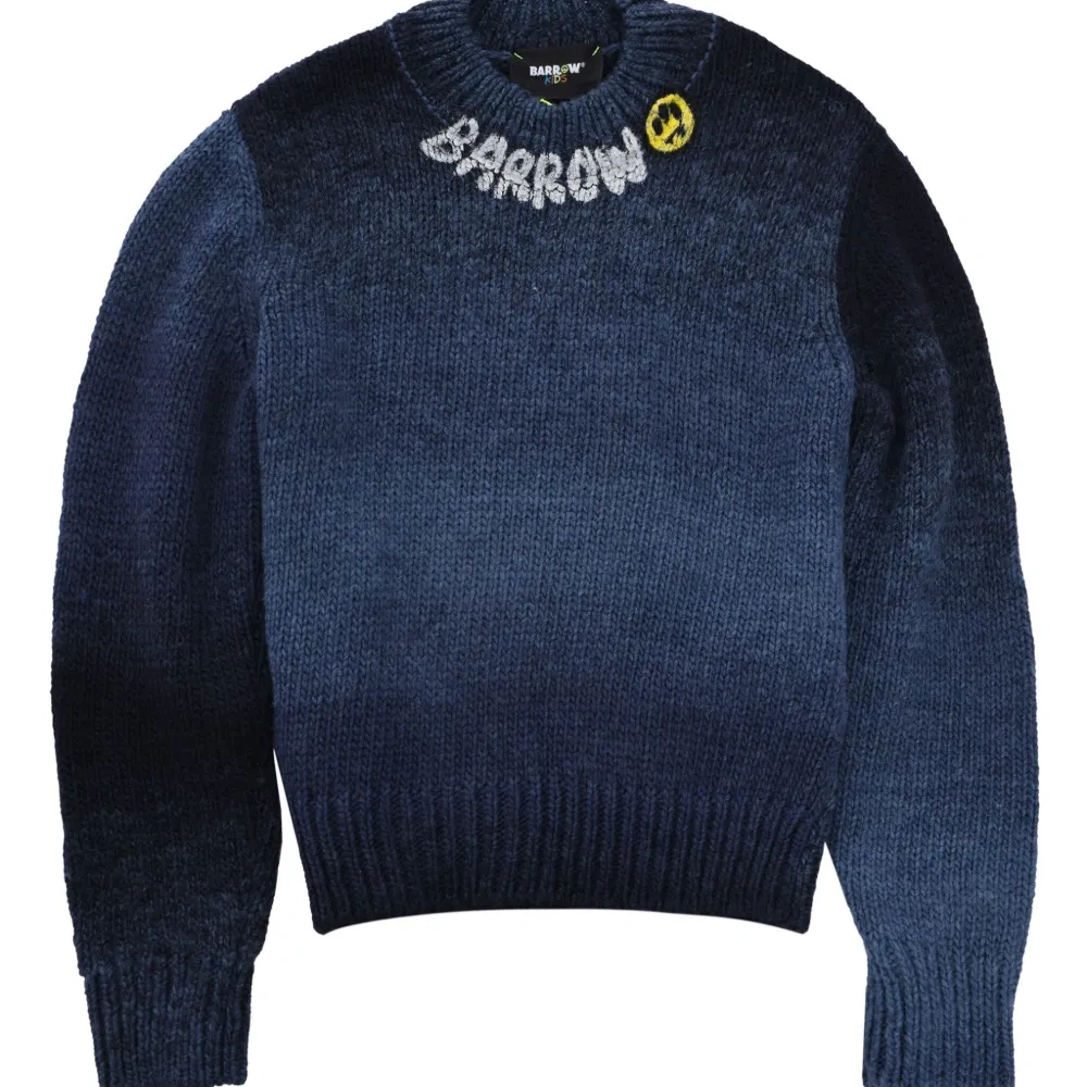 Свитер с вышитым логотипом Свитер с вышитым логотипом