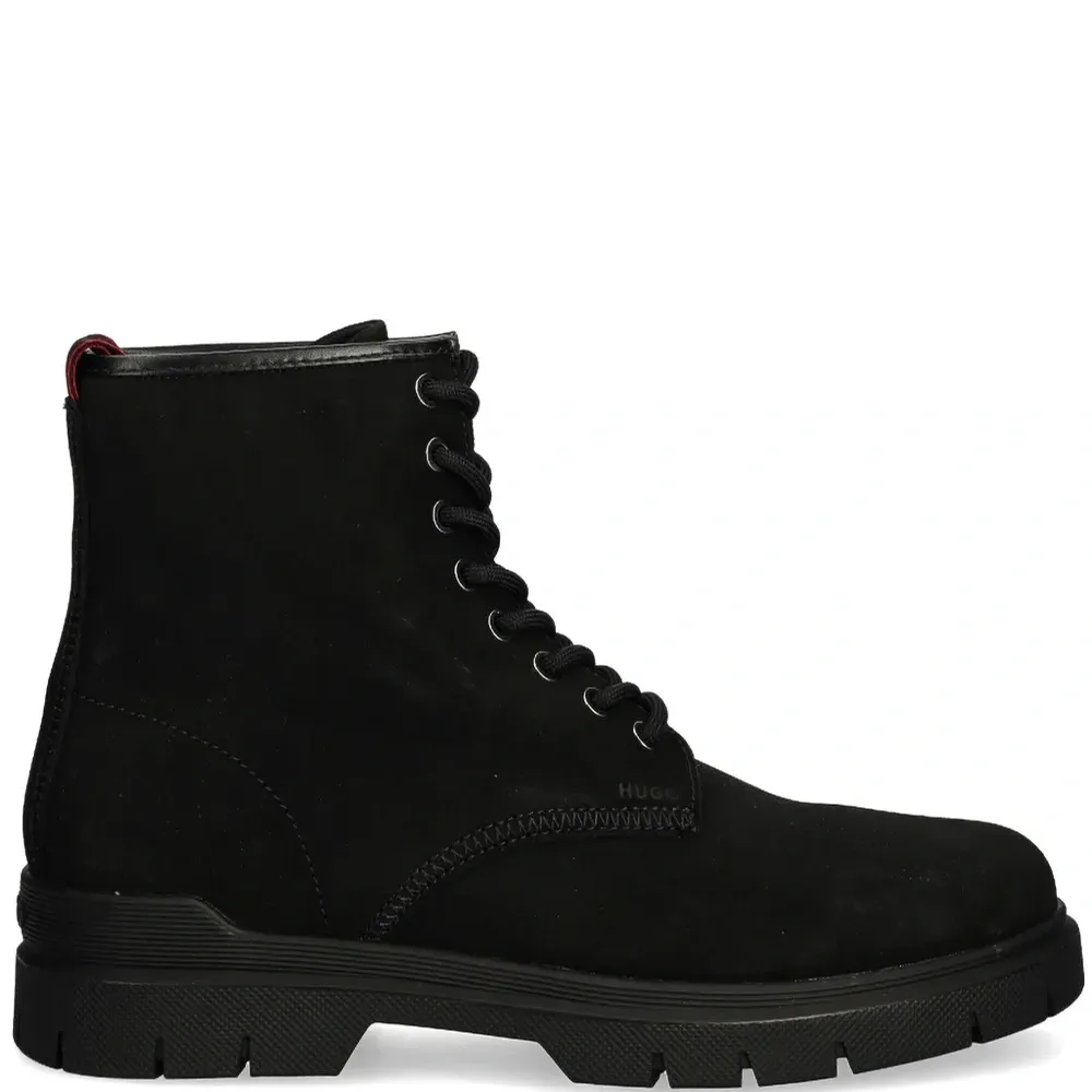 Ботинки на шнуровке