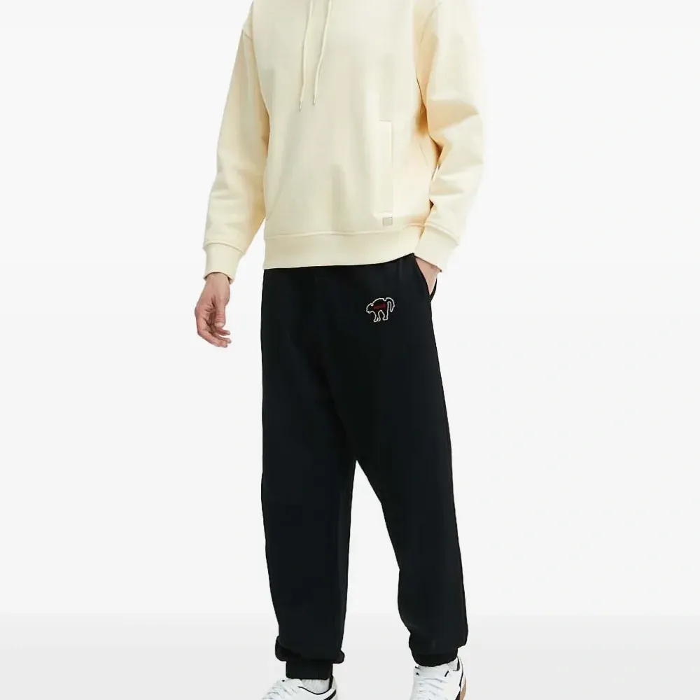 Толстовка с капюшоном и мешочком на завязке