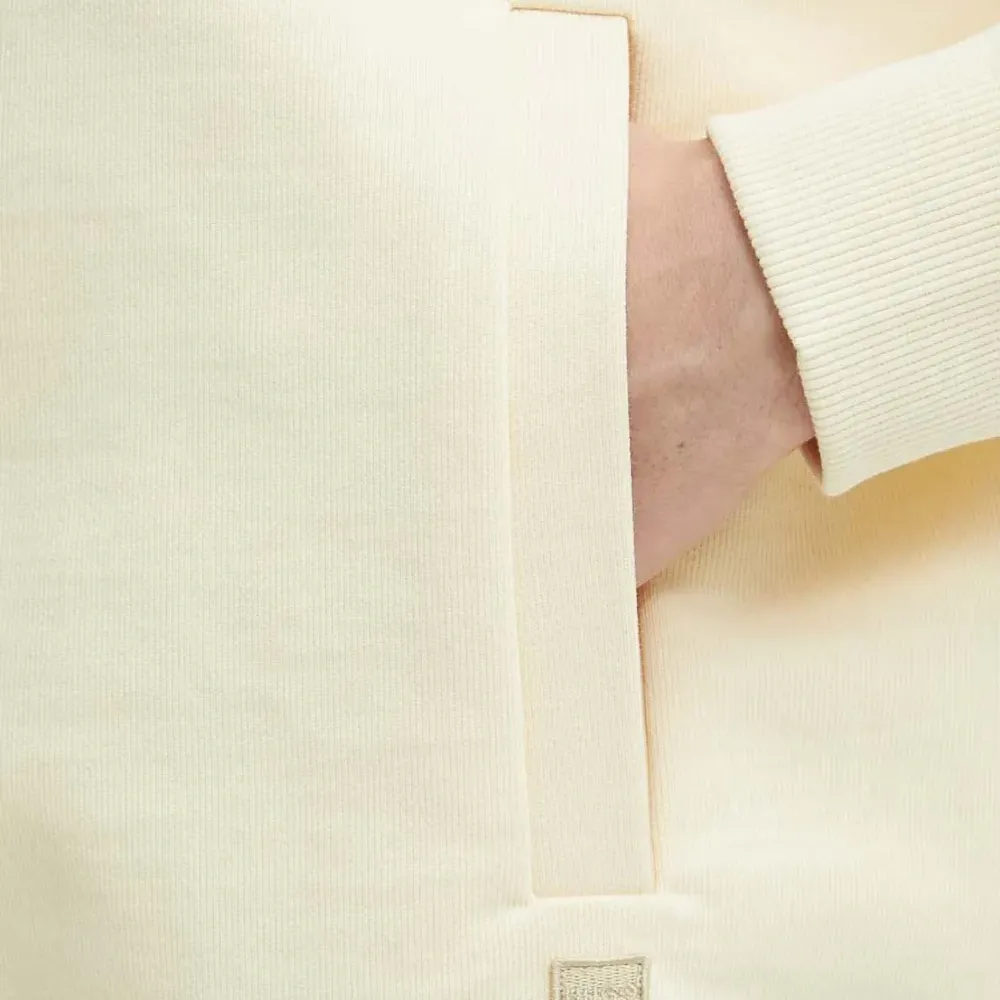 Толстовка с капюшоном и мешочком на завязке