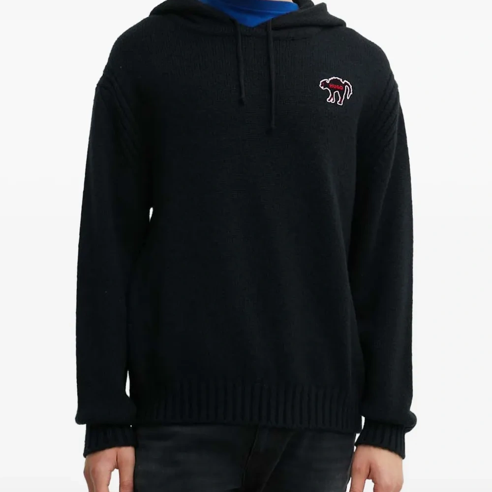 Худи с аппликацией