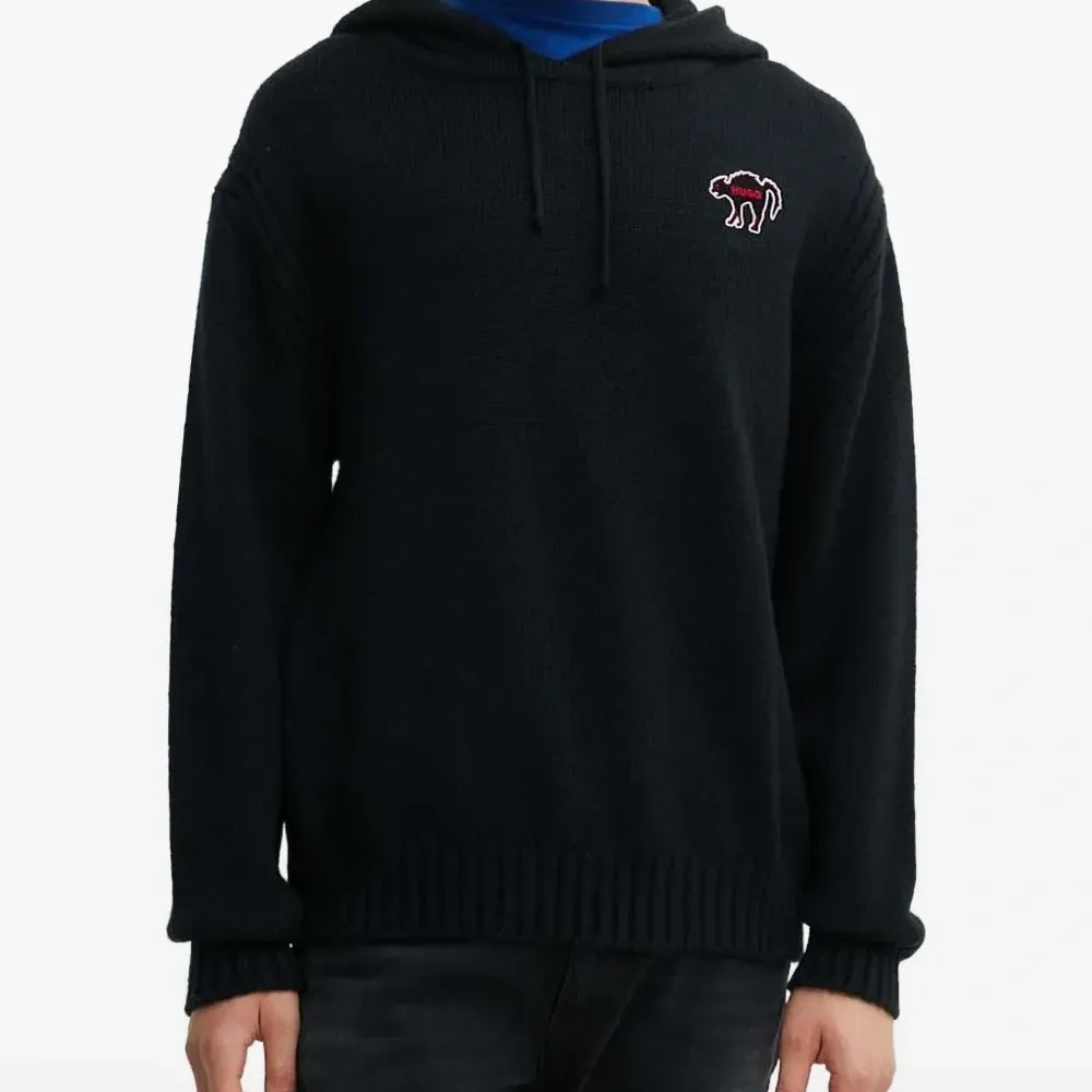 Худи с аппликацией