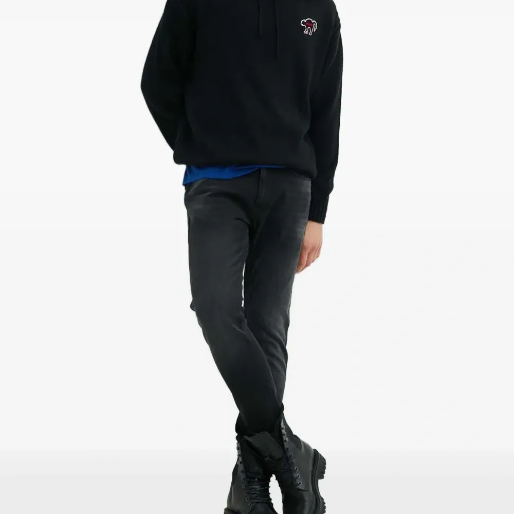 Худи с аппликацией