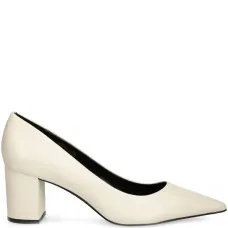 Туфли с заостренным носком