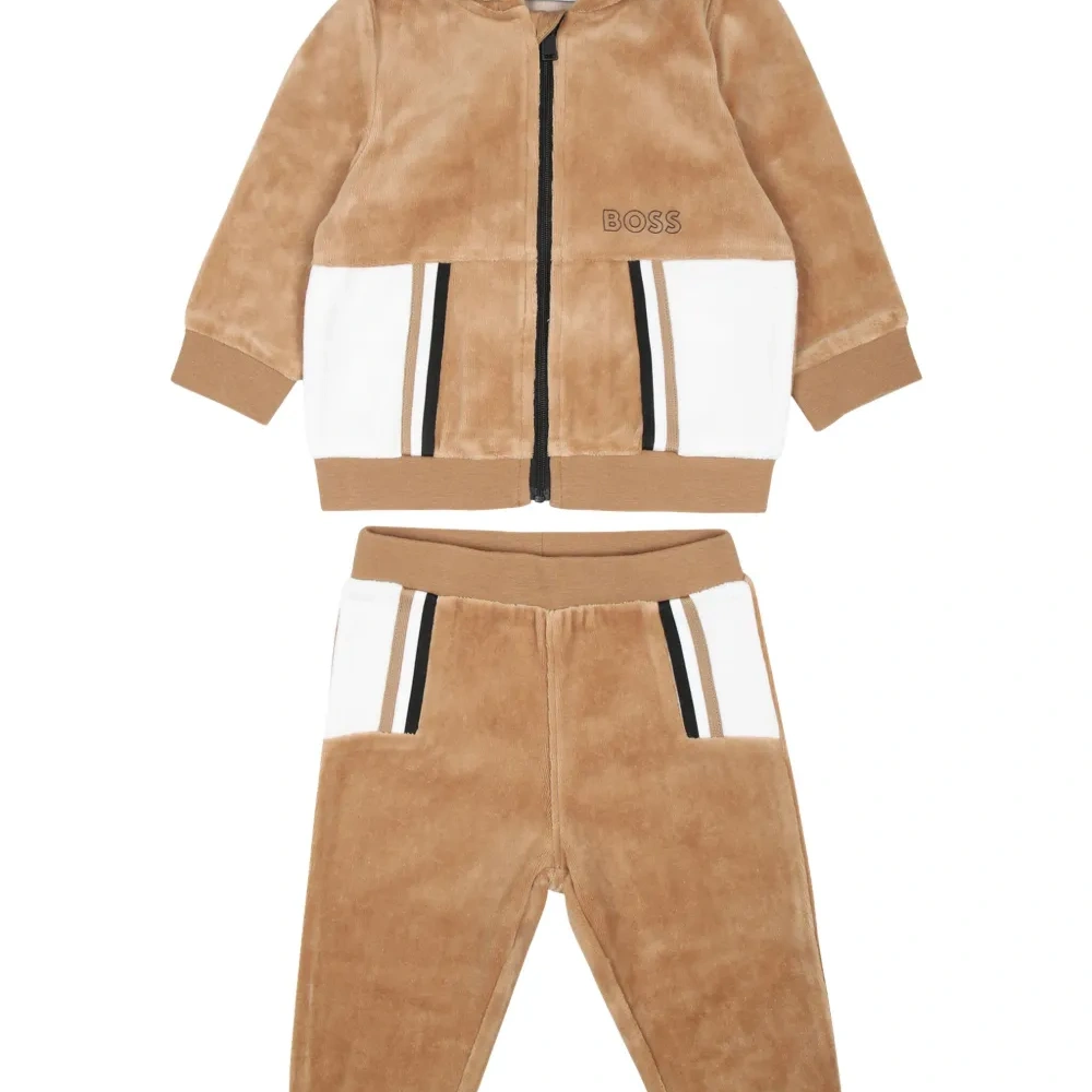 Бархатный спортивный костюм Бархатный спортивный костюм