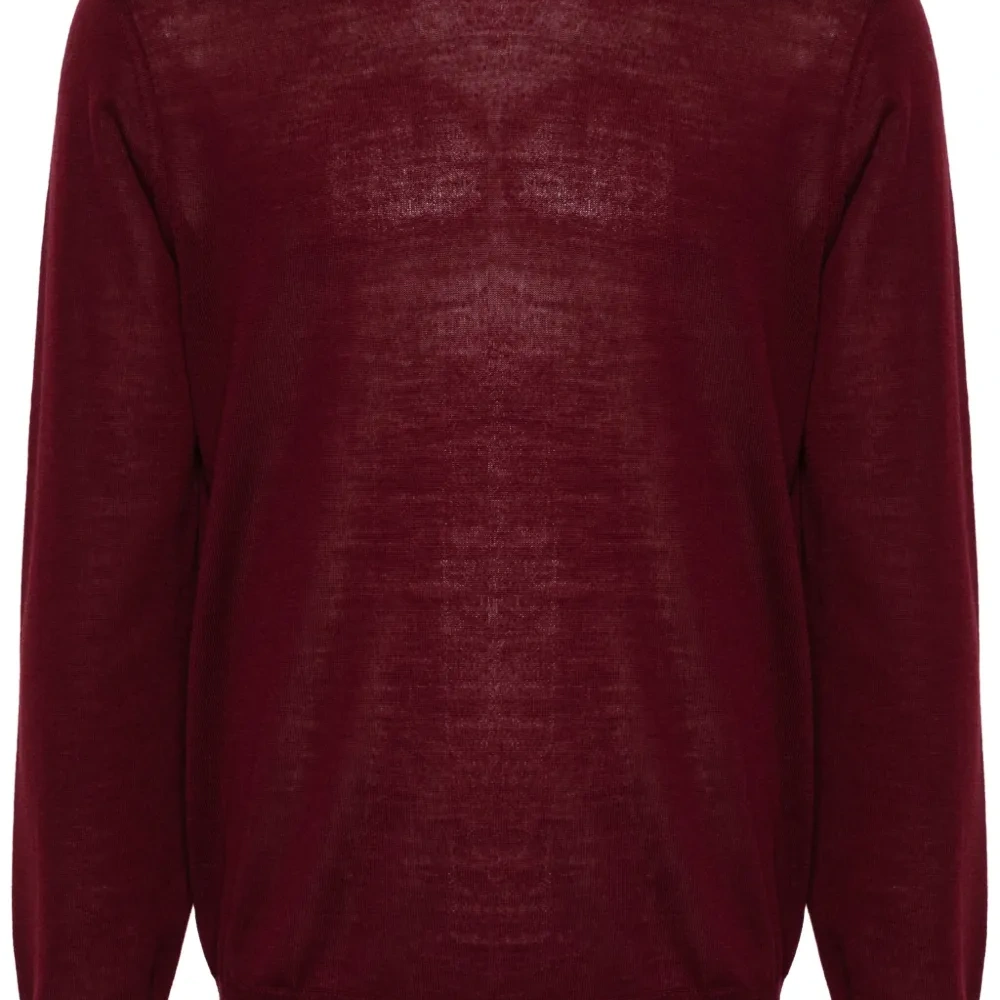 Свитер тонкой вязки