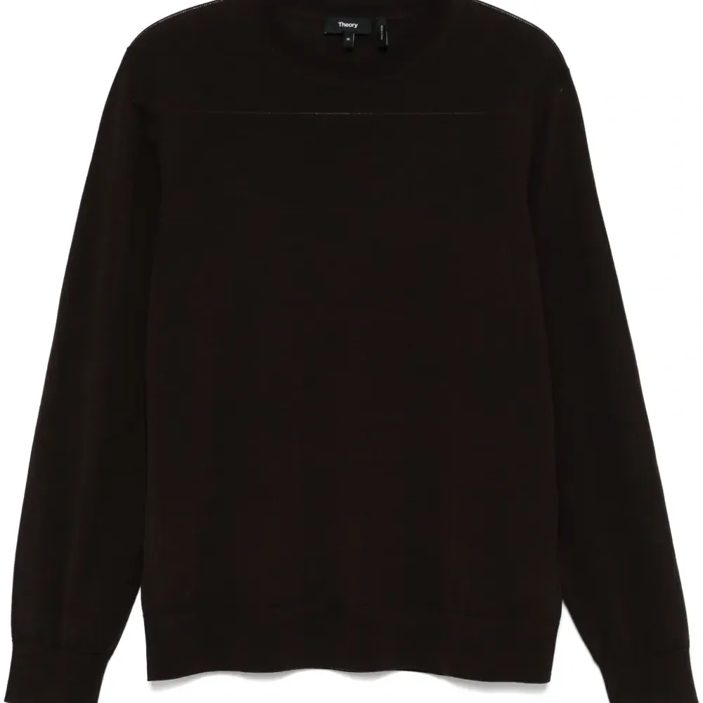 Свитер с круглым вырезом