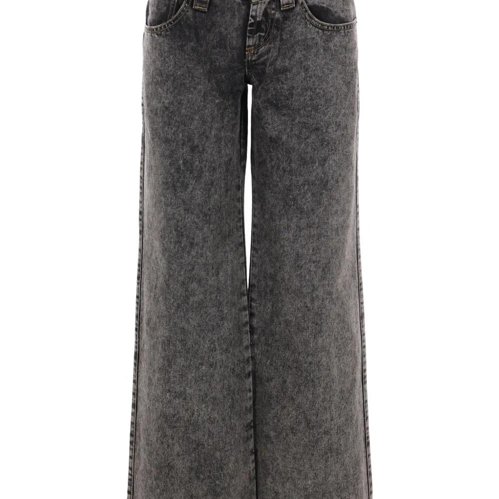 Широкие джинсы