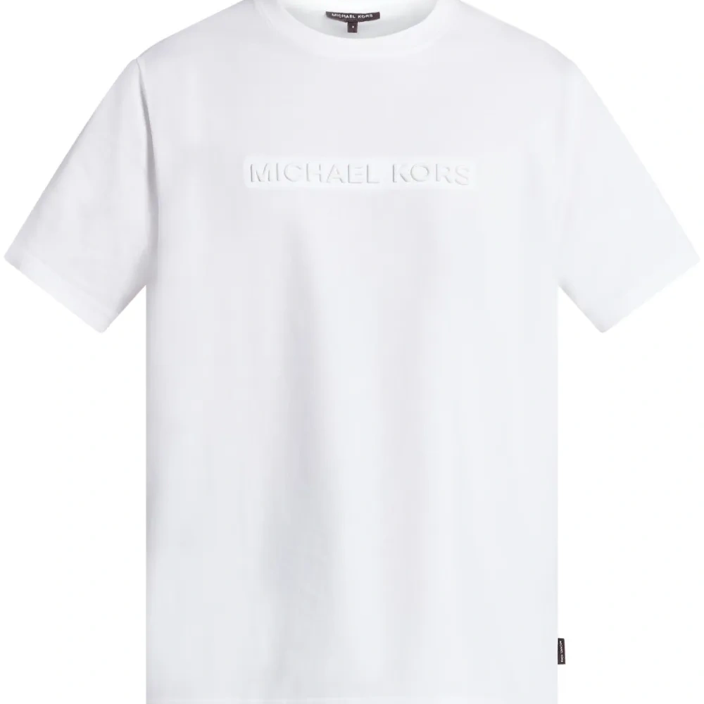 Футболка с тисненым логотипом