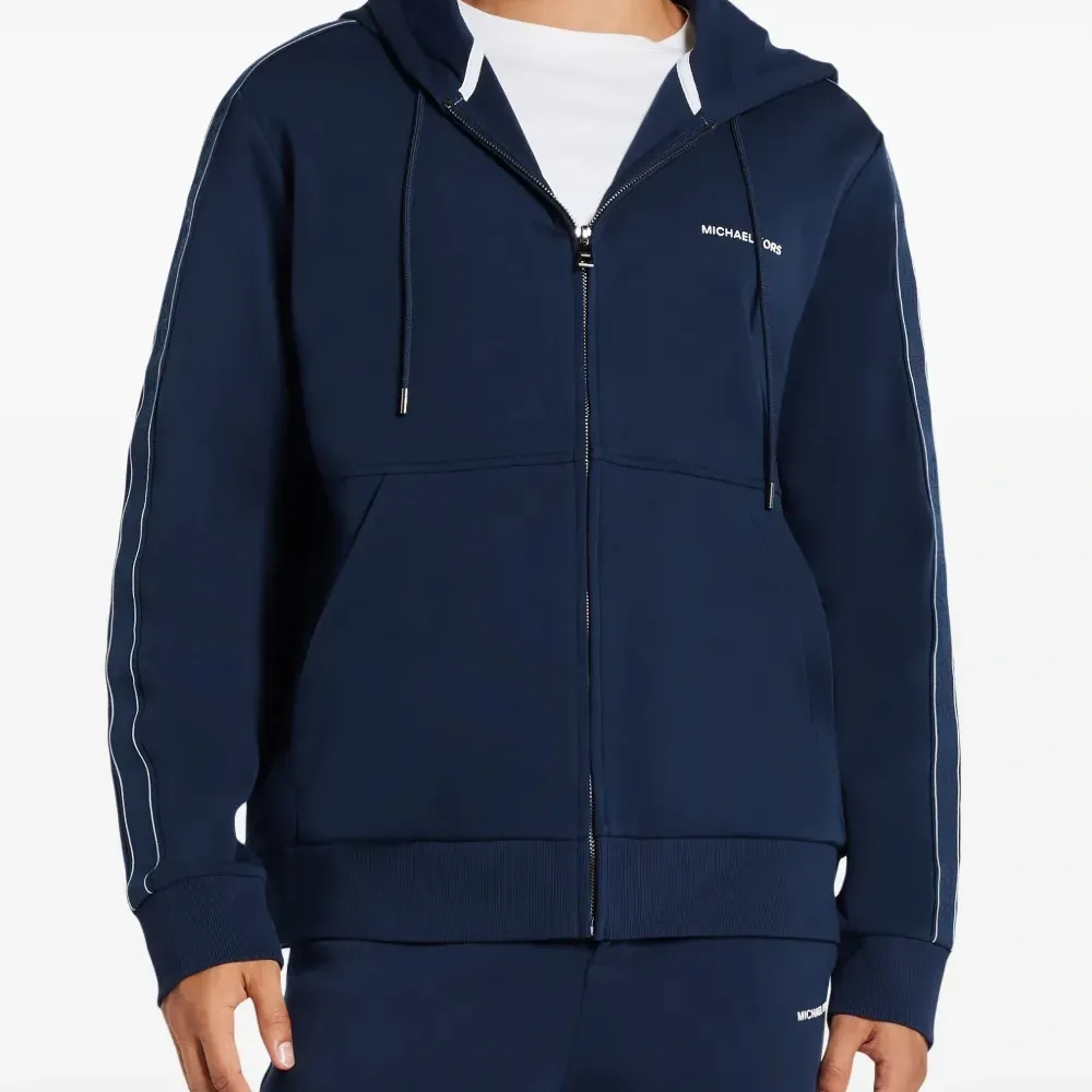 Худи с логотипом