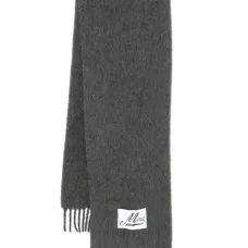 Шарф с нашивкой-логотипом