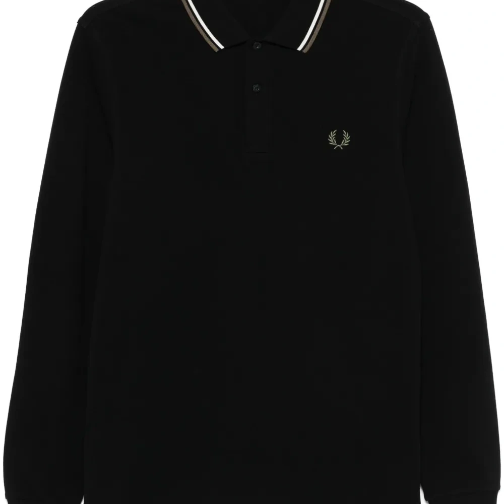 Рубашка поло с вышитым логотипом