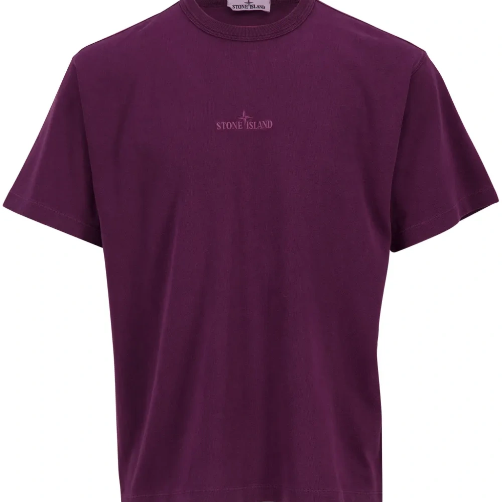 Футболка с вышитым логотипом