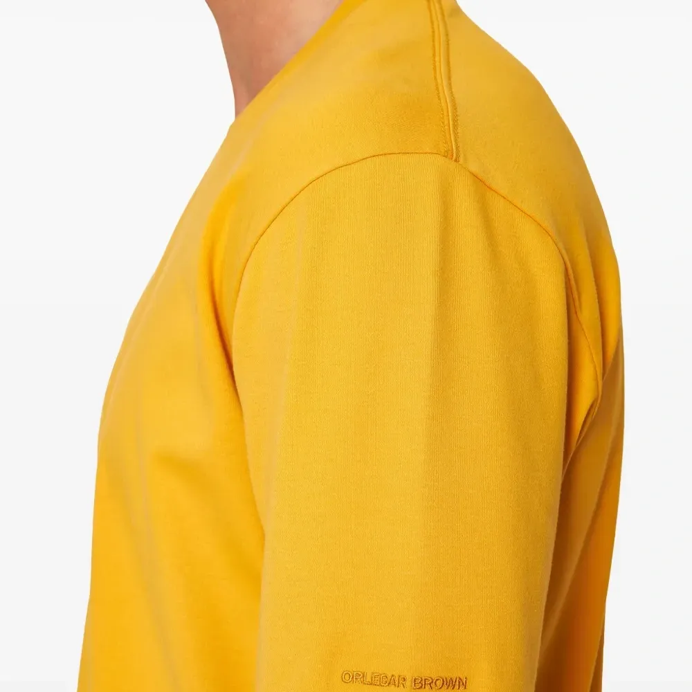 Футболка с вышитым логотипом