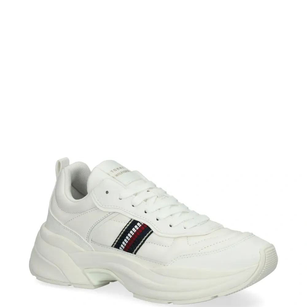 Кожаные кроссовки