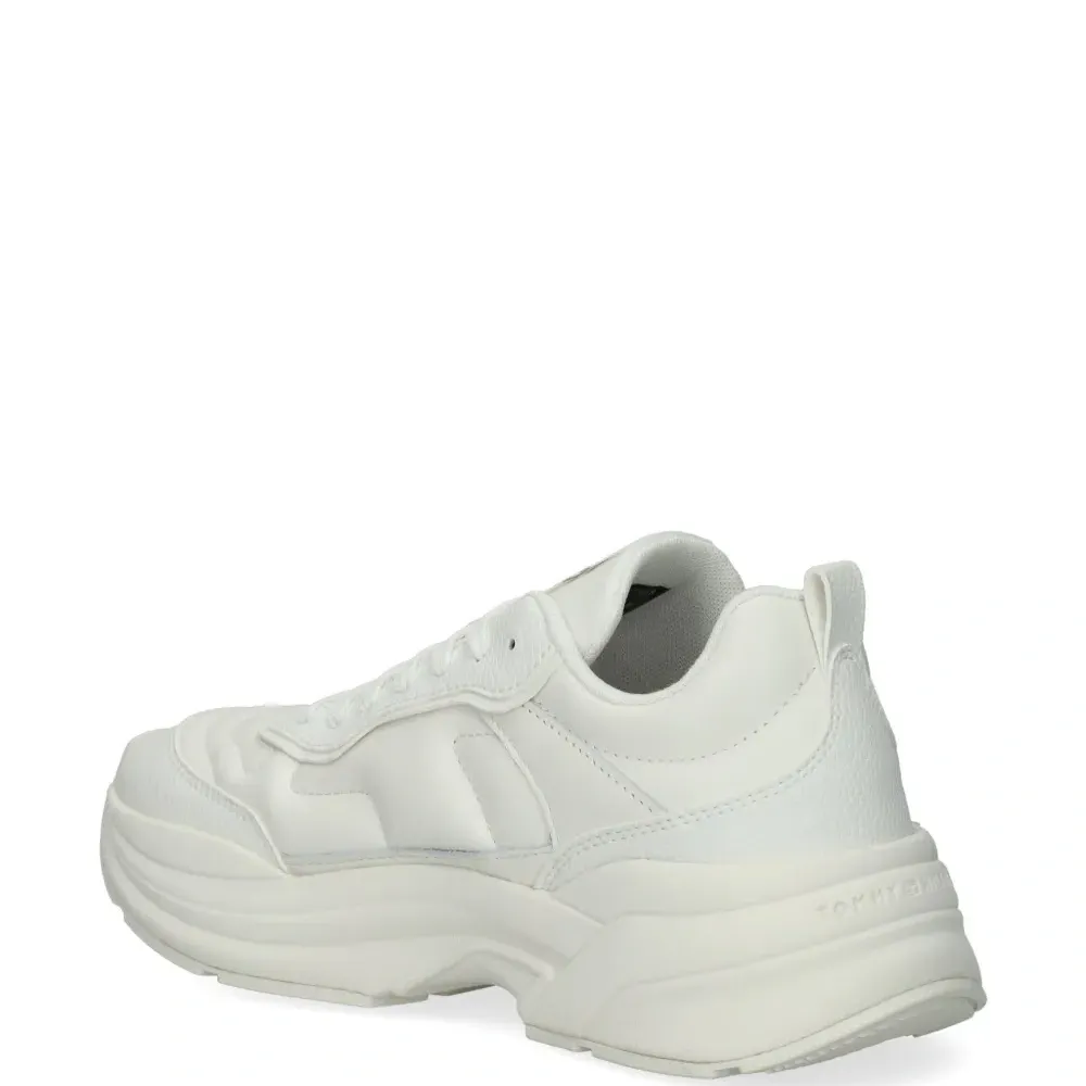 Кожаные кроссовки