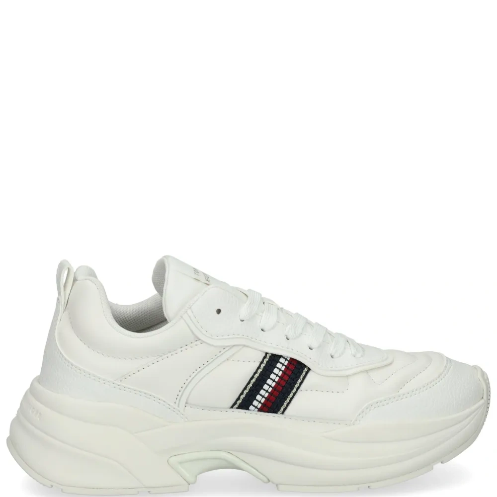 Кожаные кроссовки