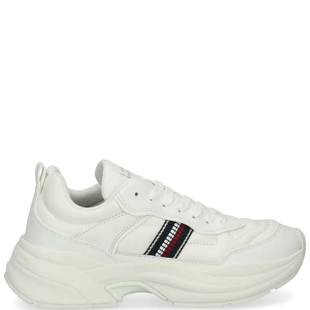 Кожаные кроссовки