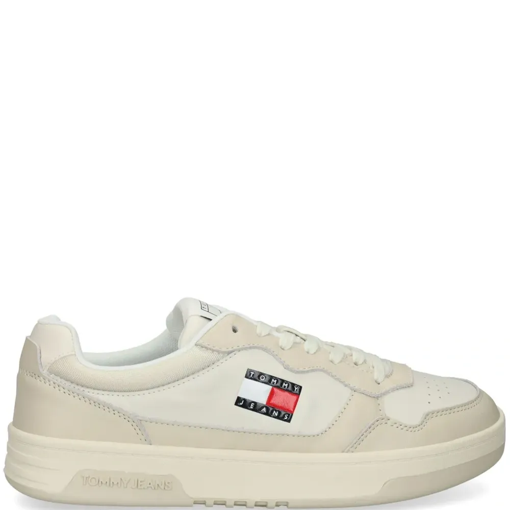 Кроссовки в двух тонах Кроссовки в двух тонах