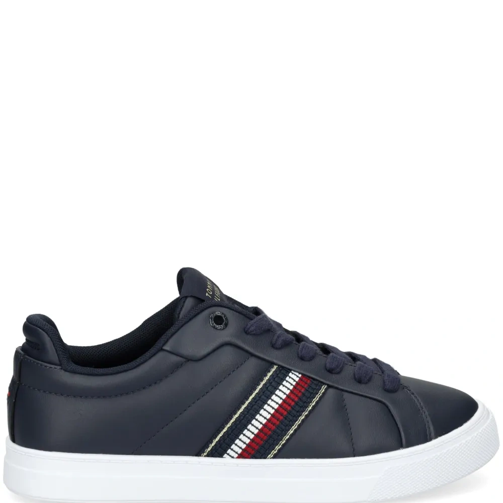 Кожаные кроссовки