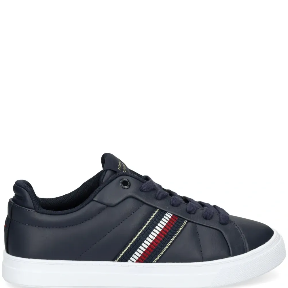 Кожаные кроссовки