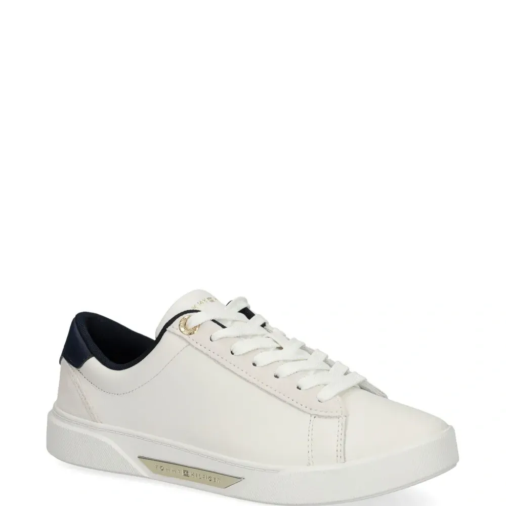 Кожаные кроссовки