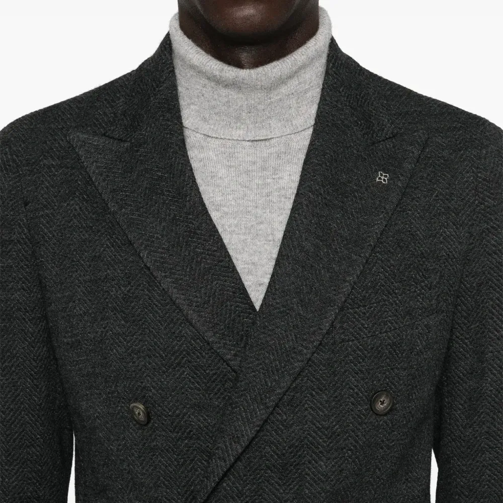 Пиджак с узором в елочку