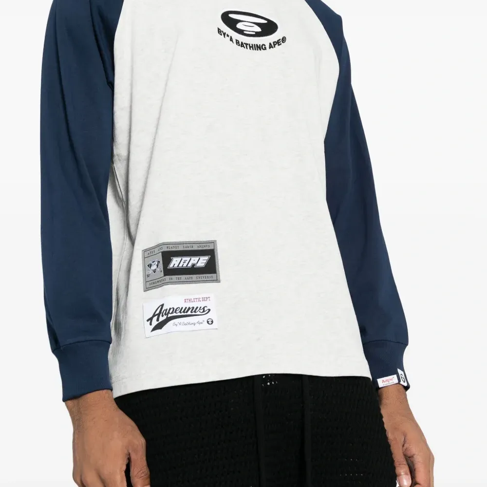 Футболка с логотипом