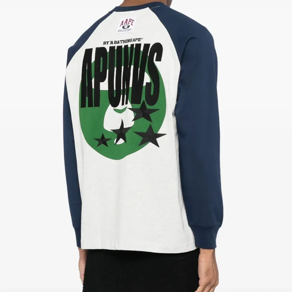 Футболка с логотипом