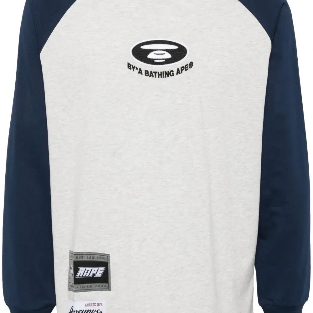 Футболка с логотипом