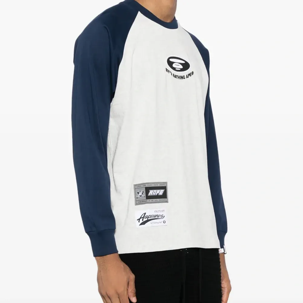 Футболка с логотипом