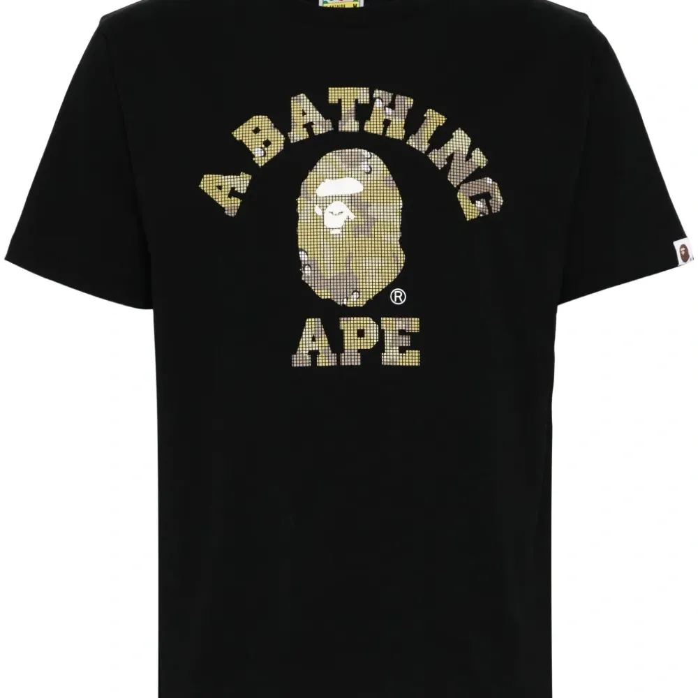 Футболка с логотипом