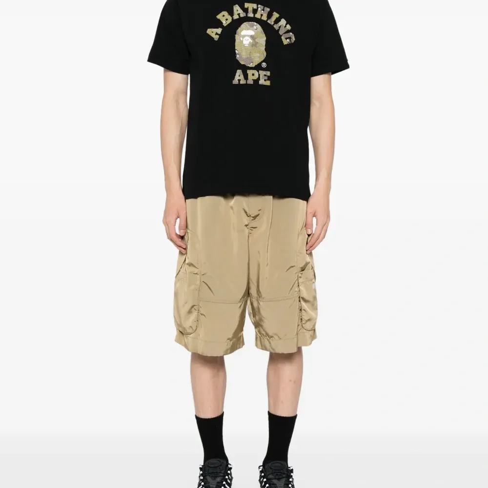 Футболка с логотипом