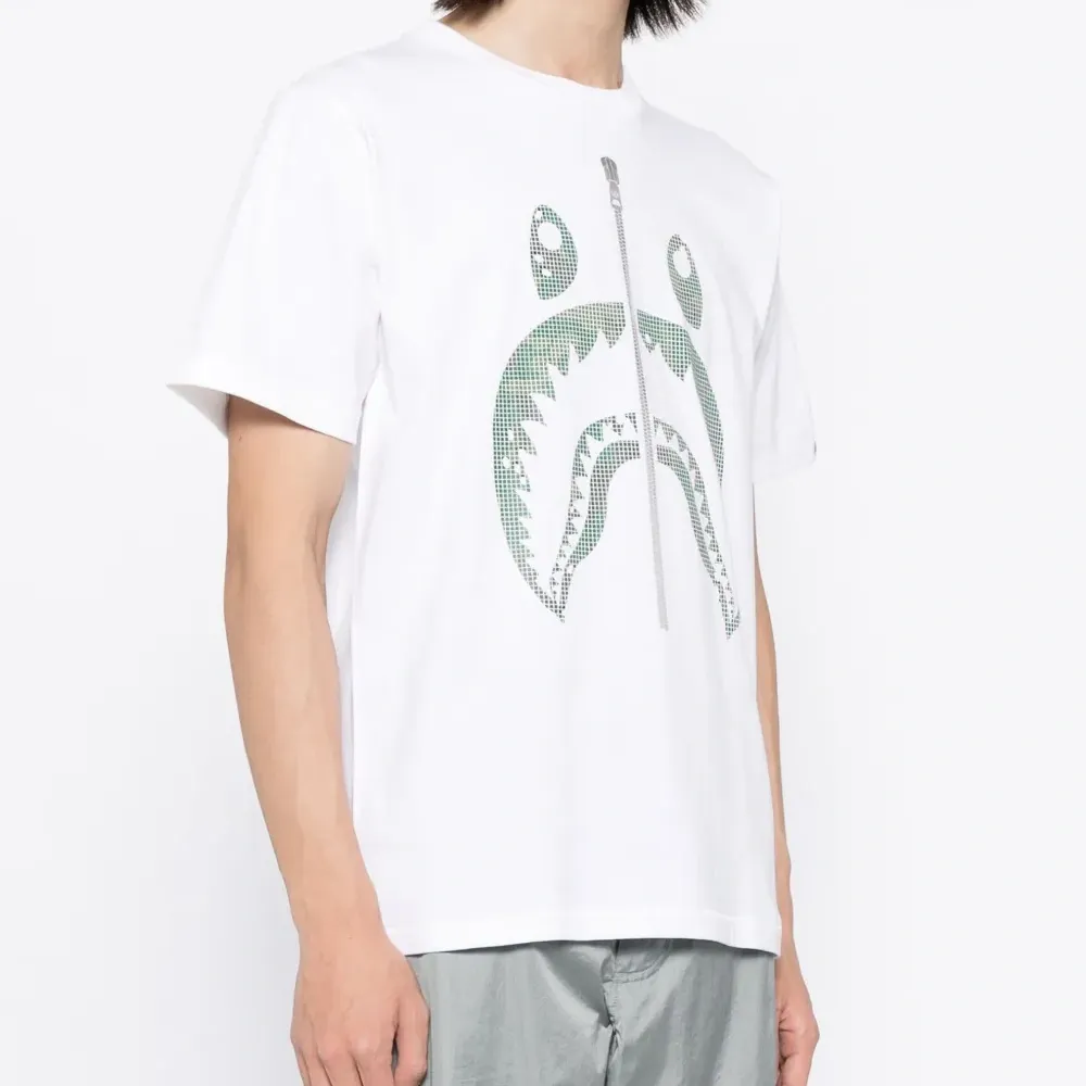 Футболка с графичным принтом Футболка с графичным принтом