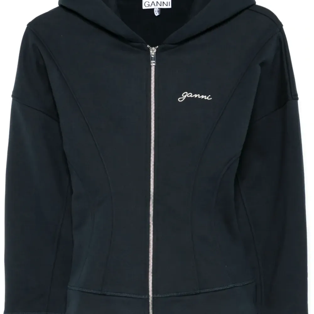 Куртка с вышитым логотипом