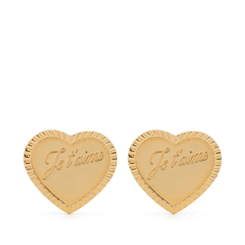 Heart-shaped stud earrings