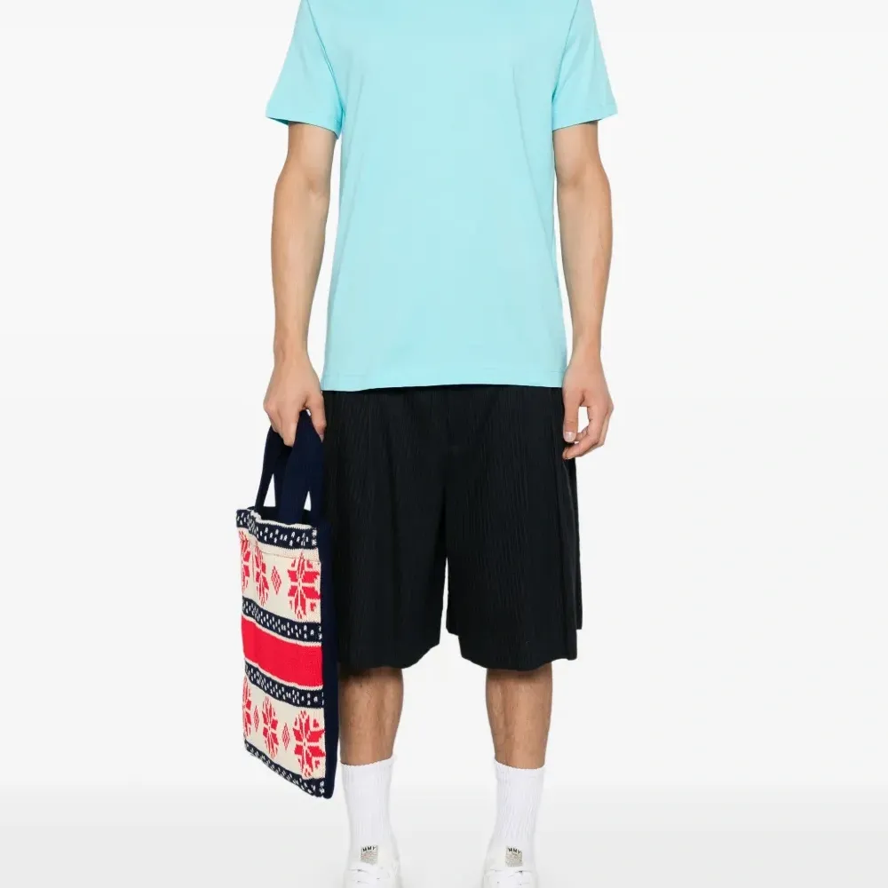 Футболка с логотипом