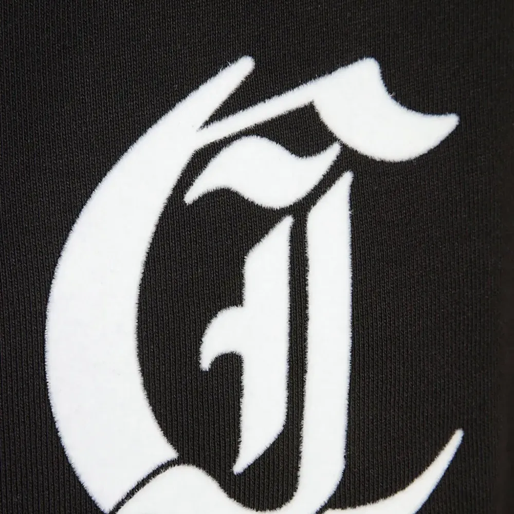 Толстовка с вышивкой