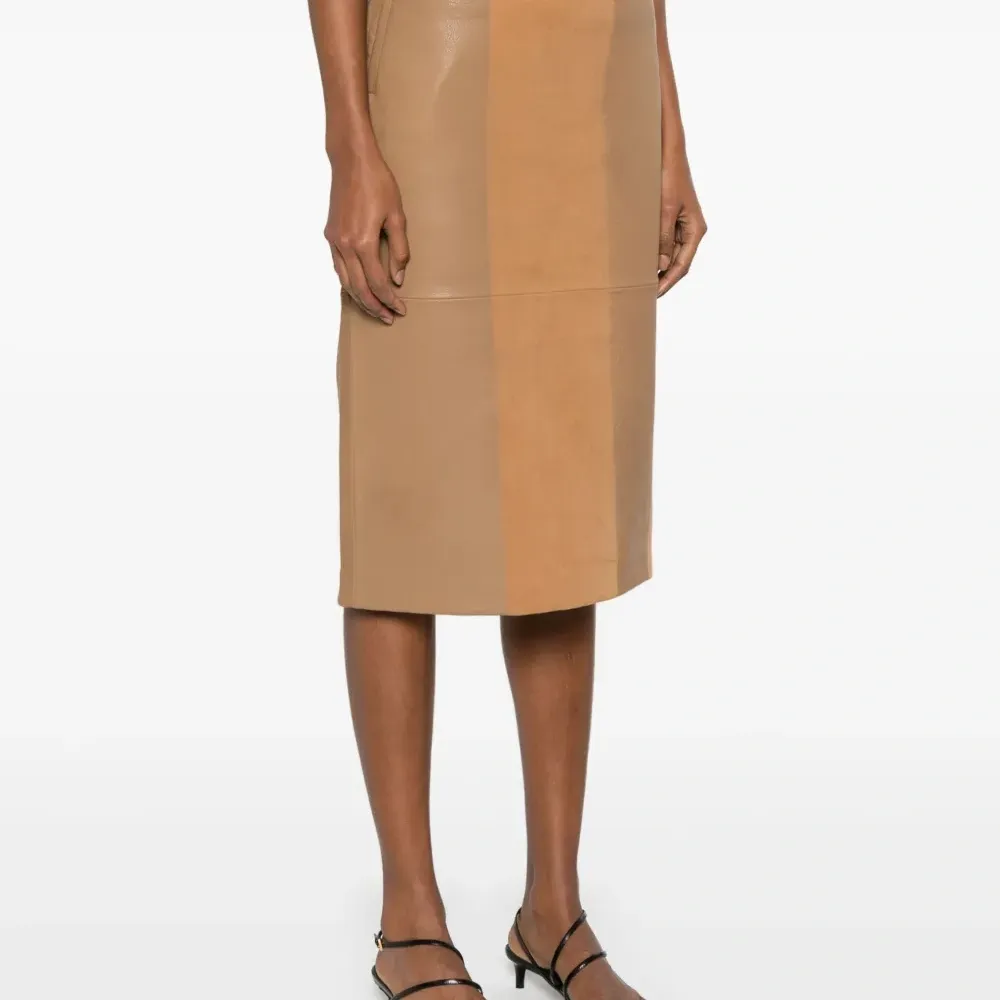 Кожаная юбка миди Кожаная юбка миди