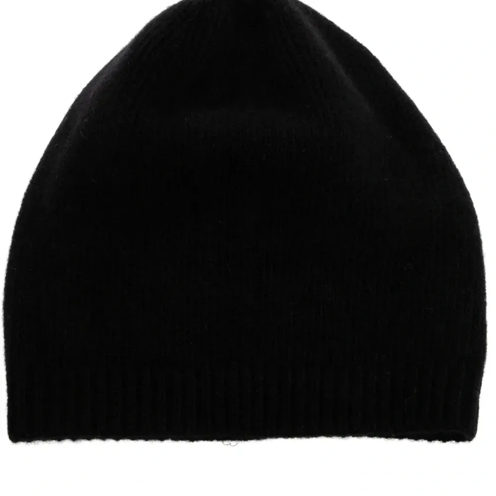 Вязаная шапка бини