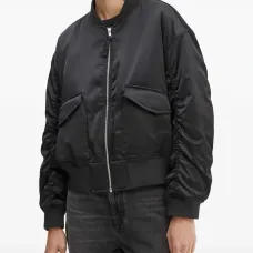 Бомбер с присборенными рукавами