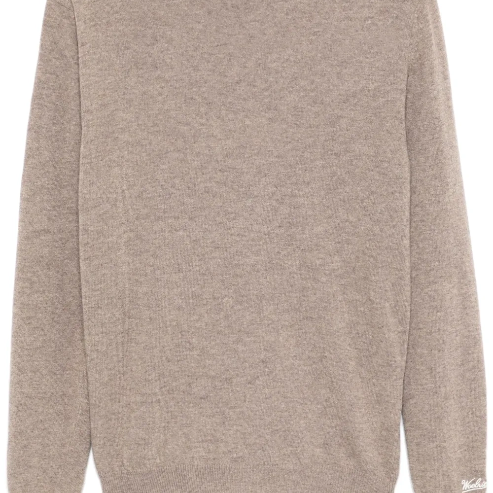 Шерстяной свитер