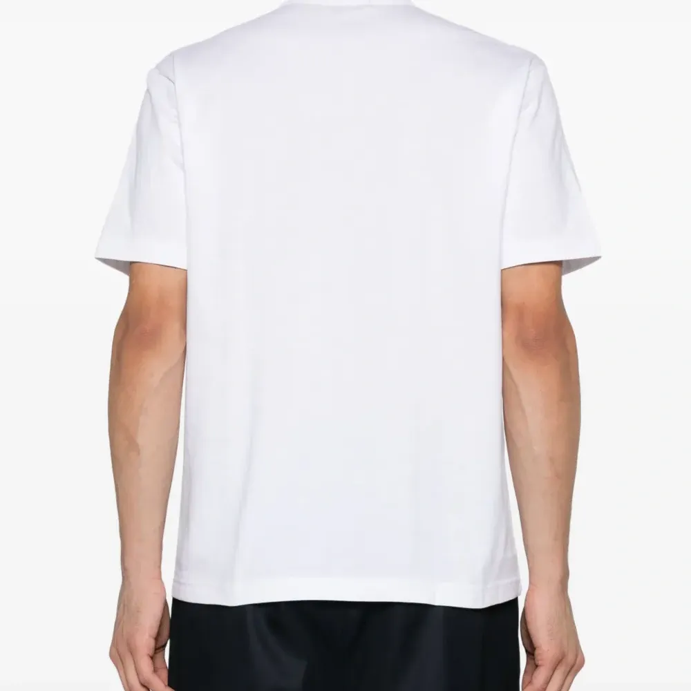 Футболка с логотипом