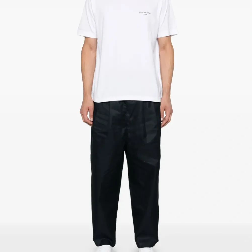 Футболка с логотипом