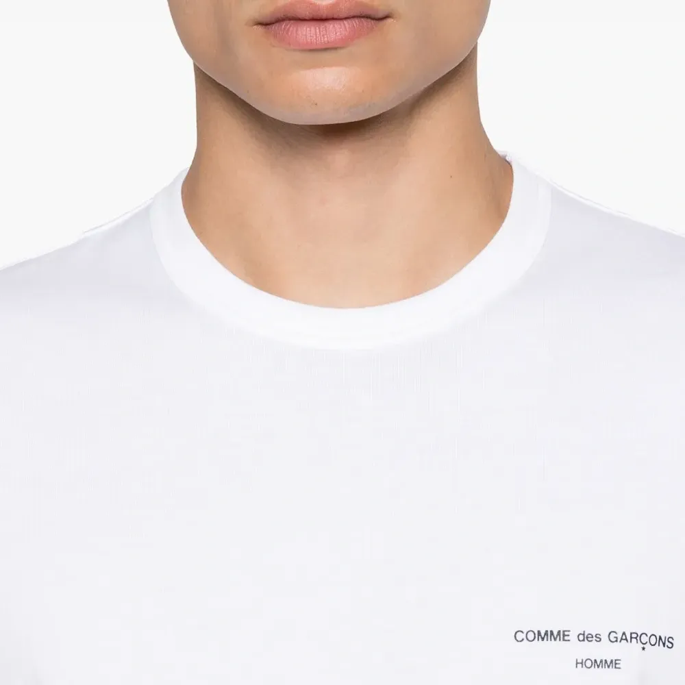 Футболка с логотипом