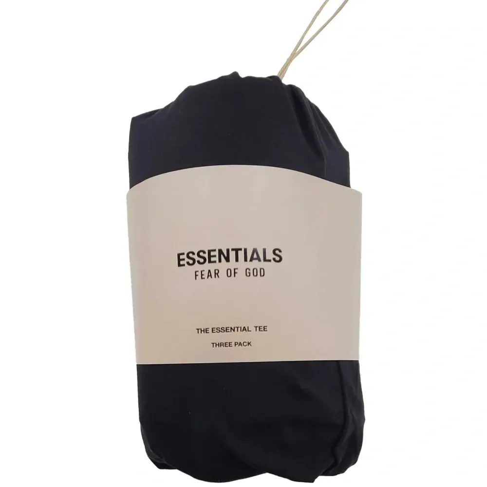 Комплект из трех футболок