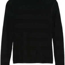 Бесшовный свитер с высоким воротником Бесшовный свитер с высоким воротником