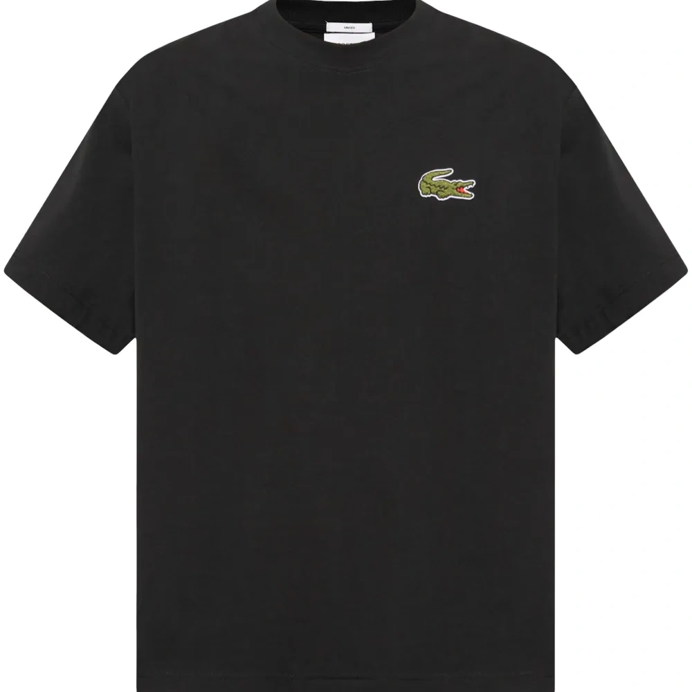 Футболка с вышитым логотипом