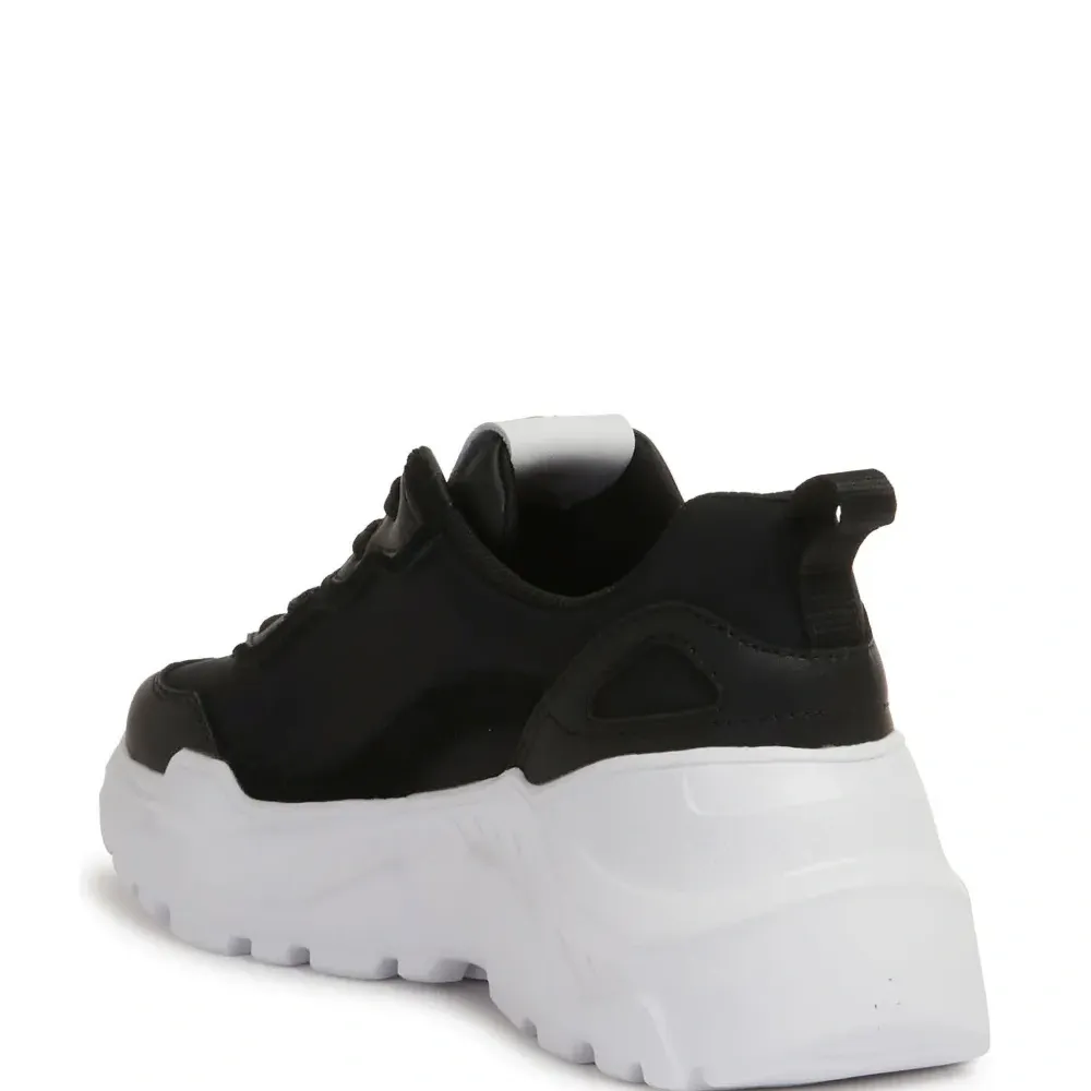 Кроссовки с логотипом